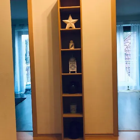 Sena, Apartment *